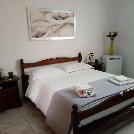 לינה וארוחת בוקר Lo Scrigno Del Salento