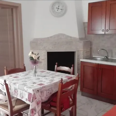 לינה וארוחת בוקר Lo Scrigno Del Salento סאווה