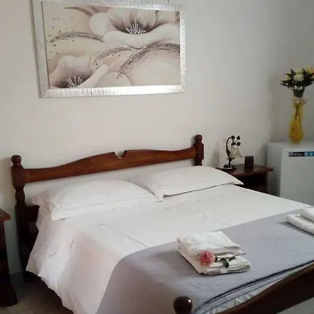 Bed and Breakfast Lo Scrigno Del Salento 3*